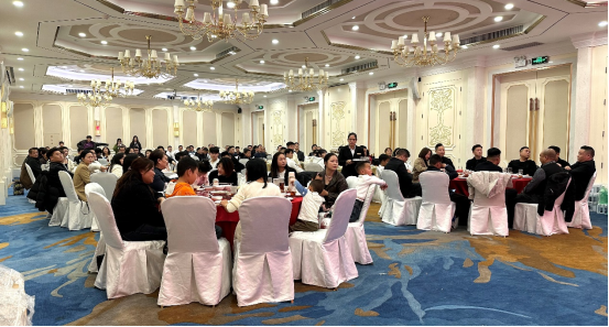 鑫華派2024年終晚會圓滿落幕：榮耀共鑒，新程啟航