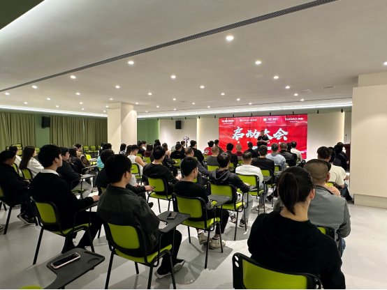鑫華派鋁業(yè)2025目標(biāo)啟動大會：蓄勢待發(fā)，劍指新程
