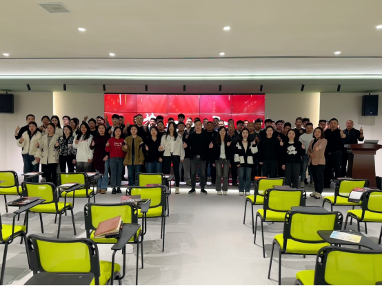 鑫華派鋁業(yè)2025目標(biāo)啟動大會：蓄勢待發(fā)，劍指新程