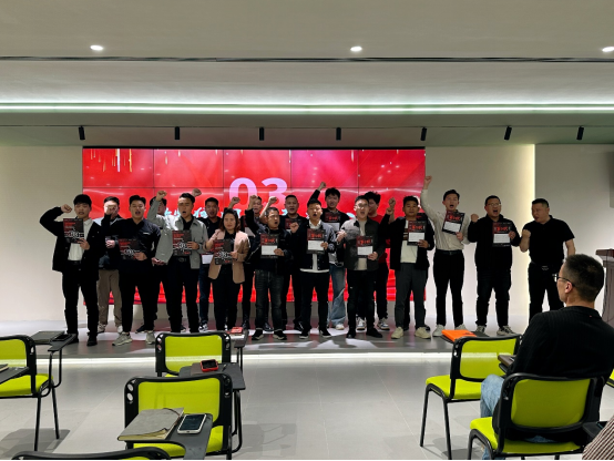 鑫華派鋁業(yè)2025目標(biāo)啟動大會：蓄勢待發(fā)，劍指新程