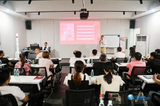 新模式·新思維·新打法：德來(lái)客門(mén)窗2025商業(yè)變革發(fā)布會(huì)啟幕